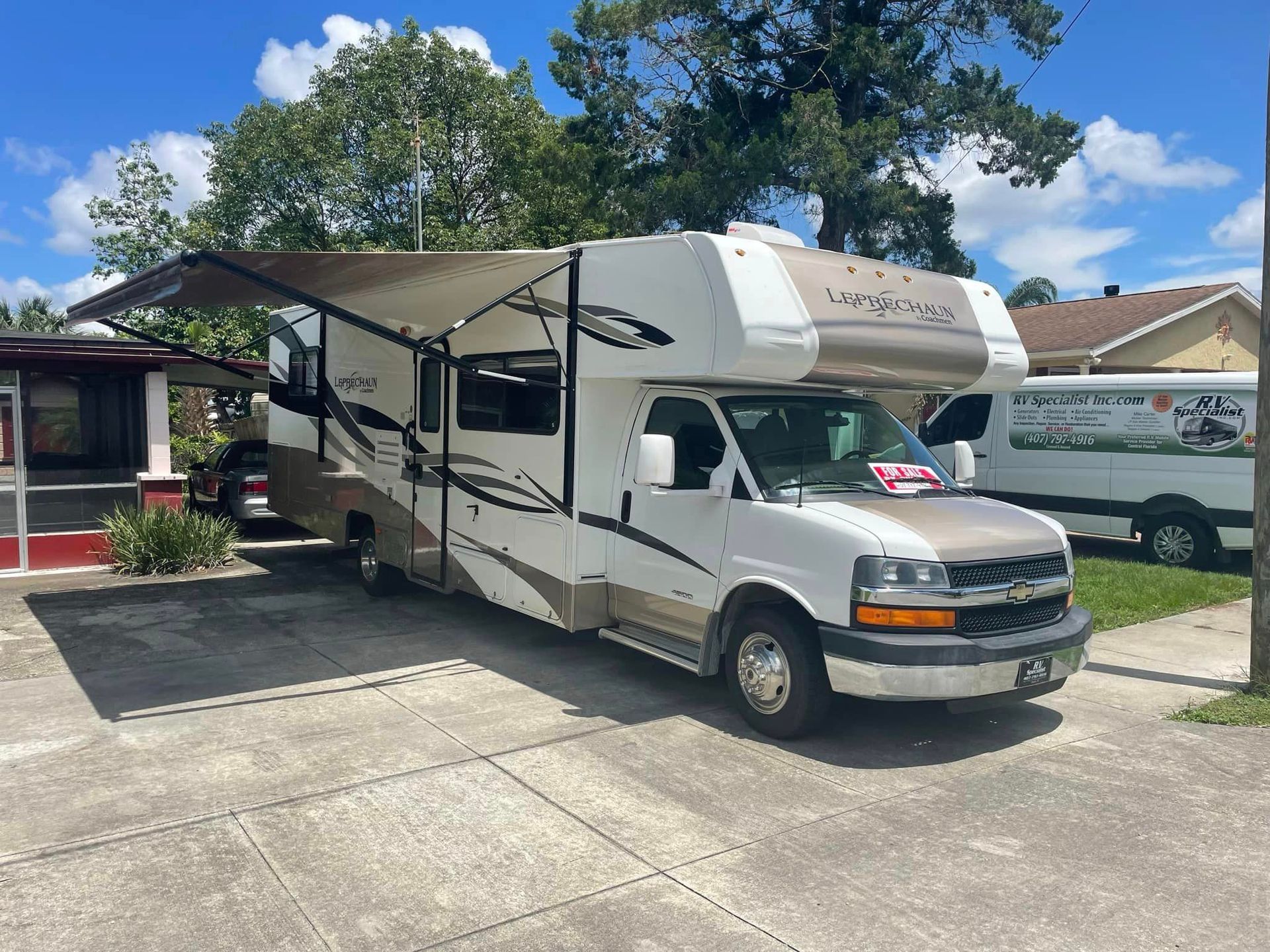 2014 Coachman Leprechaun full view