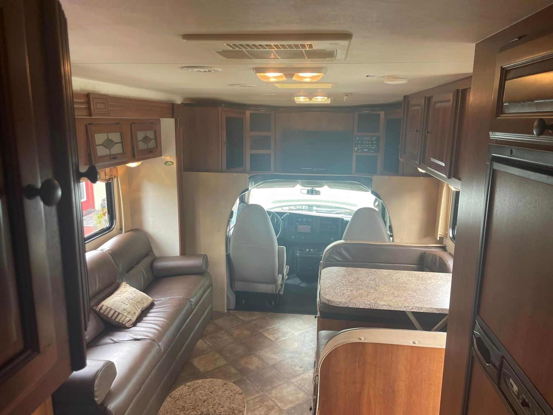 2014 Coachman Leprechaun lounge