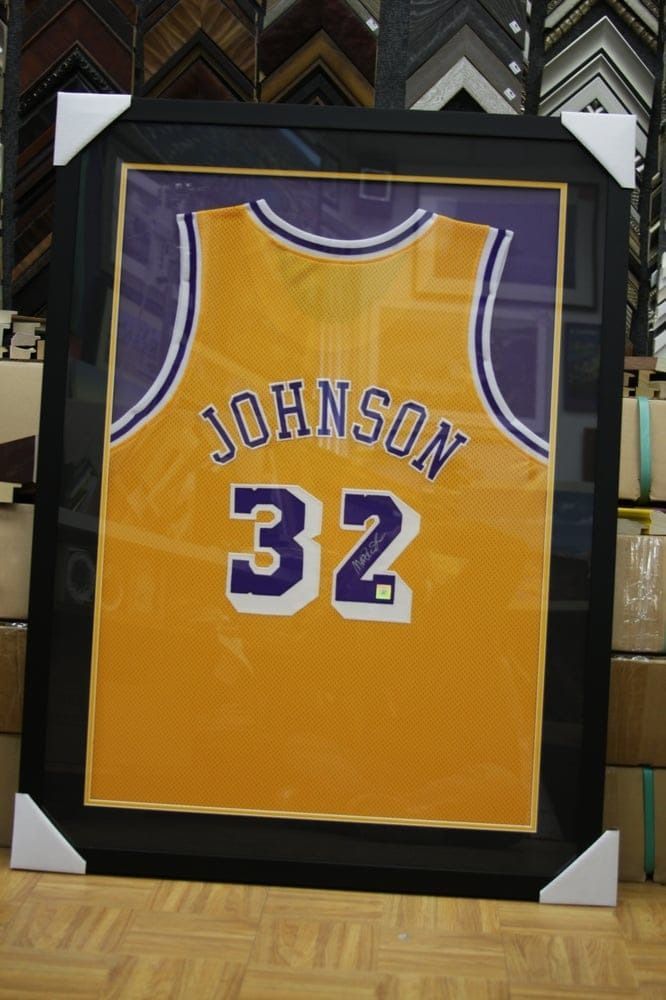 Framed Los Angeles Lakers jersey, 