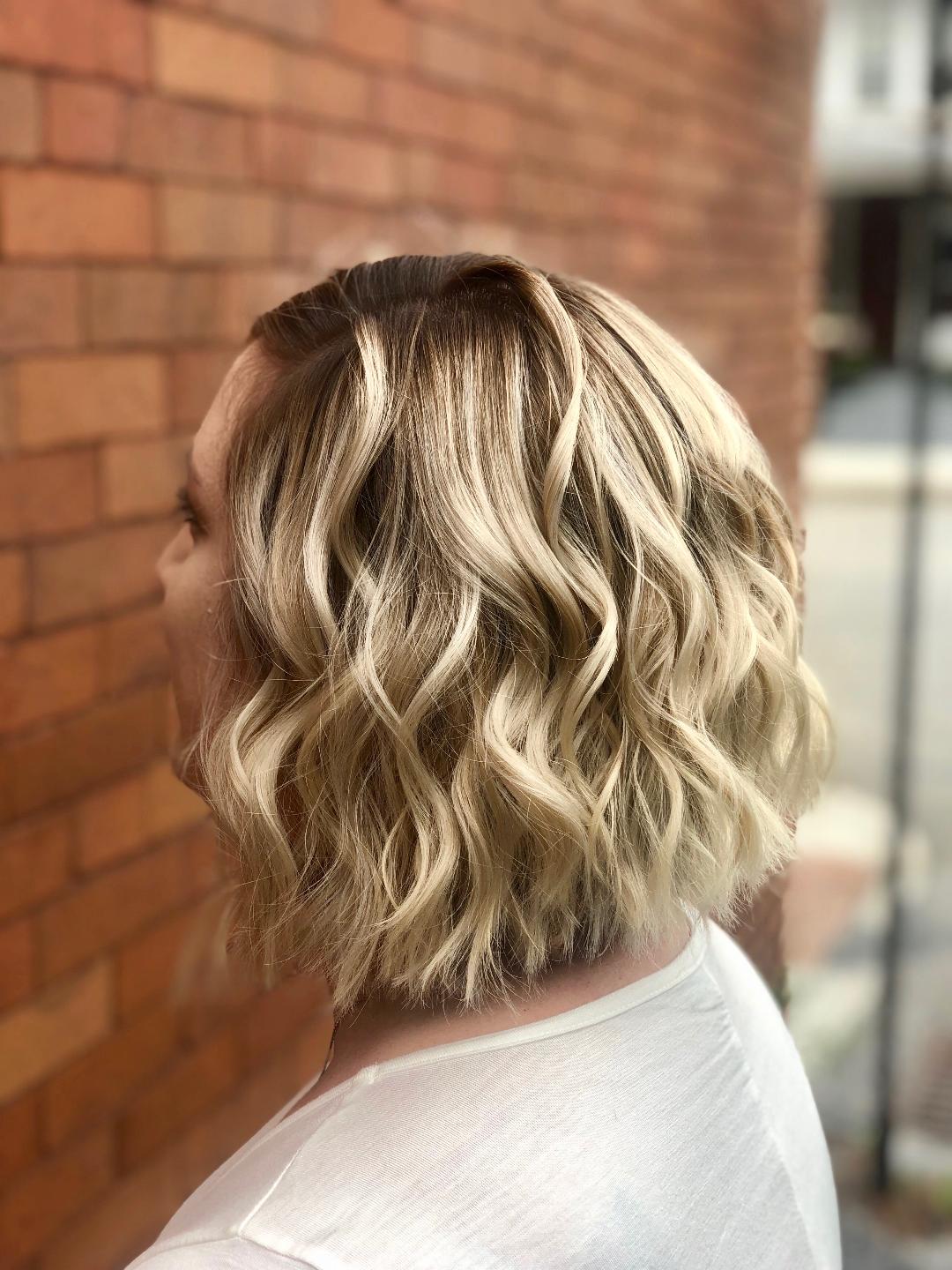 Short blonde hair highlights