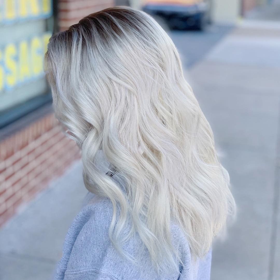 Blonde hair ombre