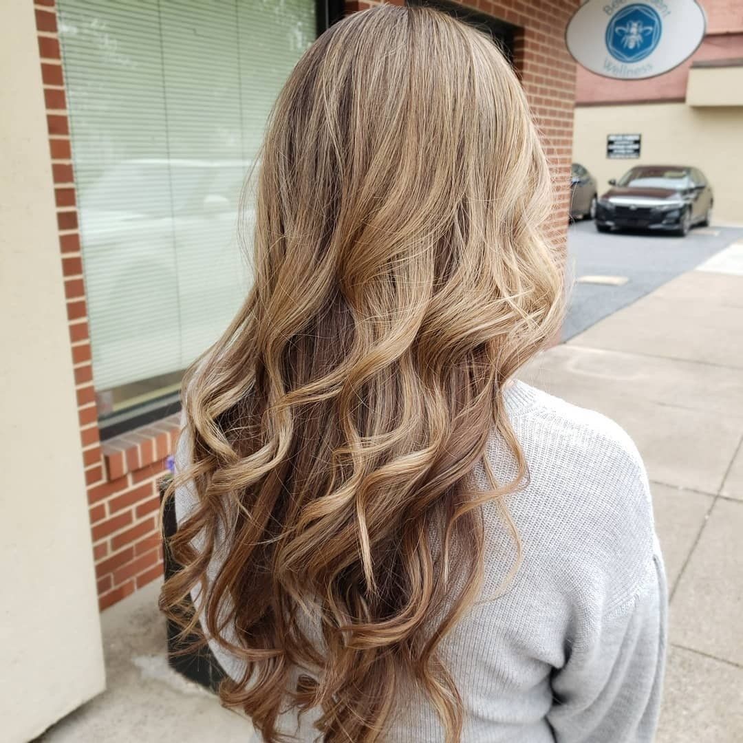 Blonde hair waves