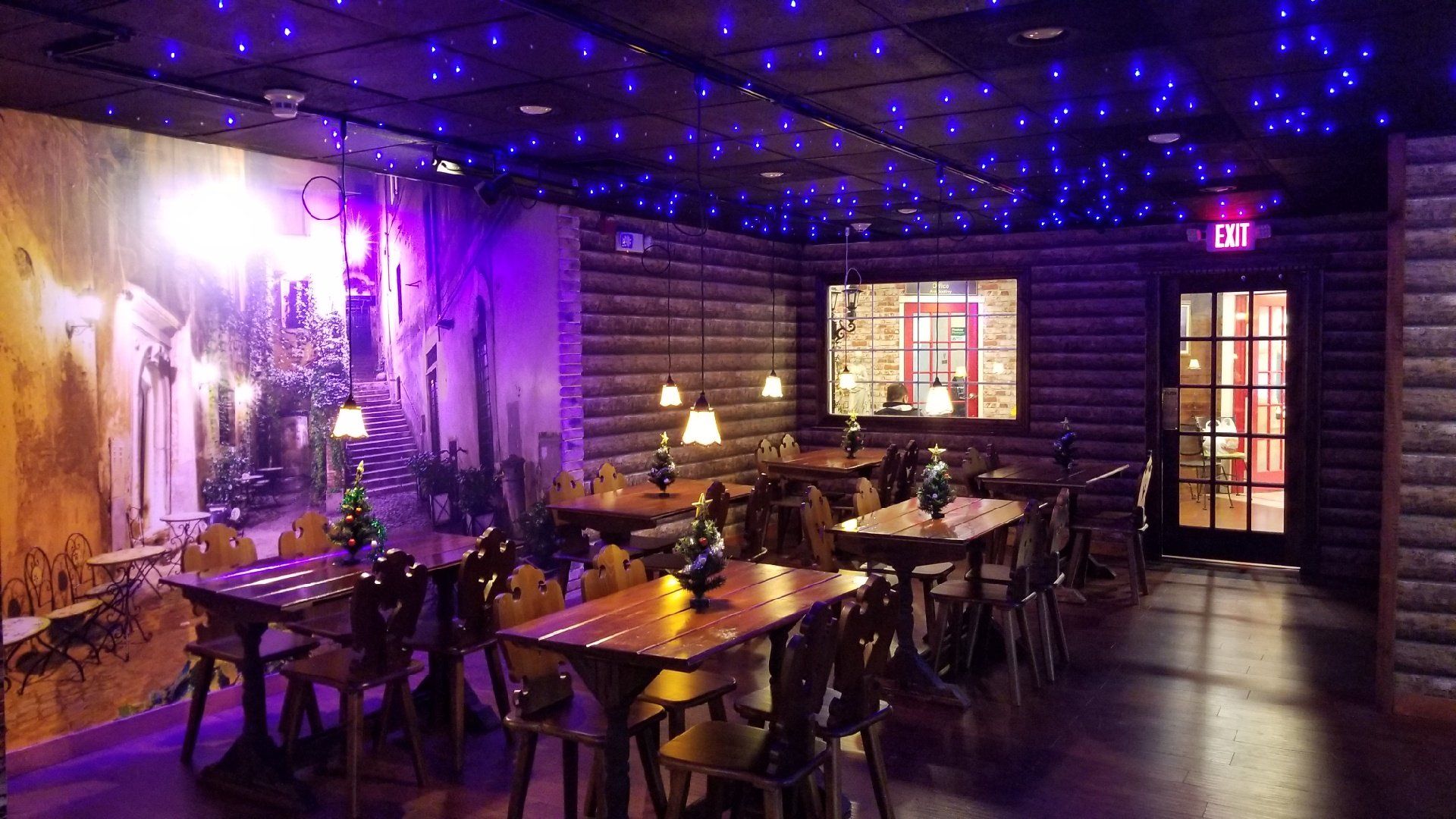 Moonlight Bistro dining area