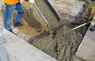 Masonry worker make concrete