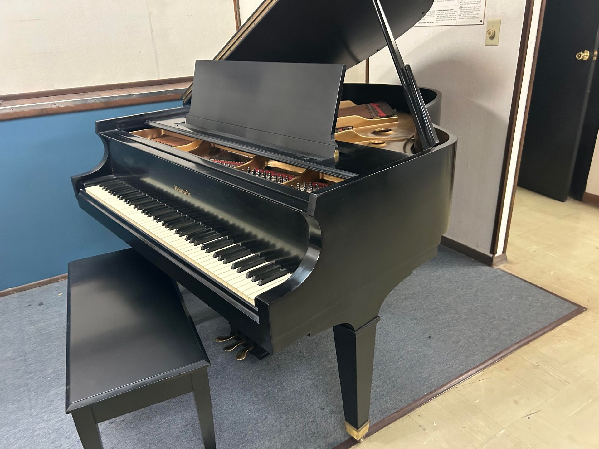 A front-side view image of a Baldwin Grand Piano 5'8