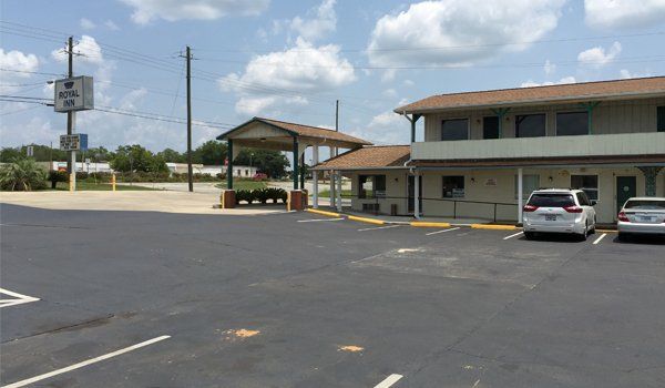 Royal Inn parking