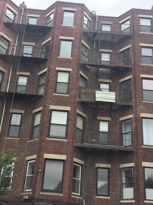 Masonry re-pointing work, window lentils and sill replacement