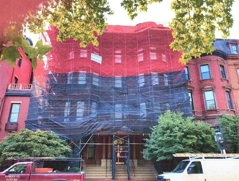 Building with safety net