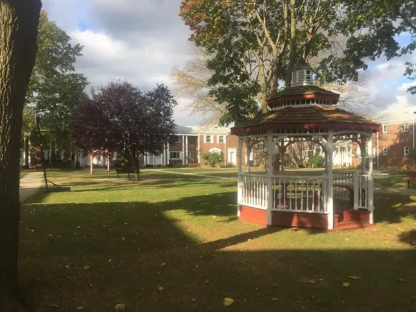 Gazebo in Glen Oaks