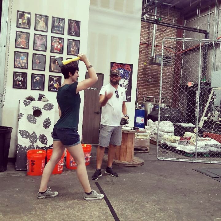 Mobile axe throwing services