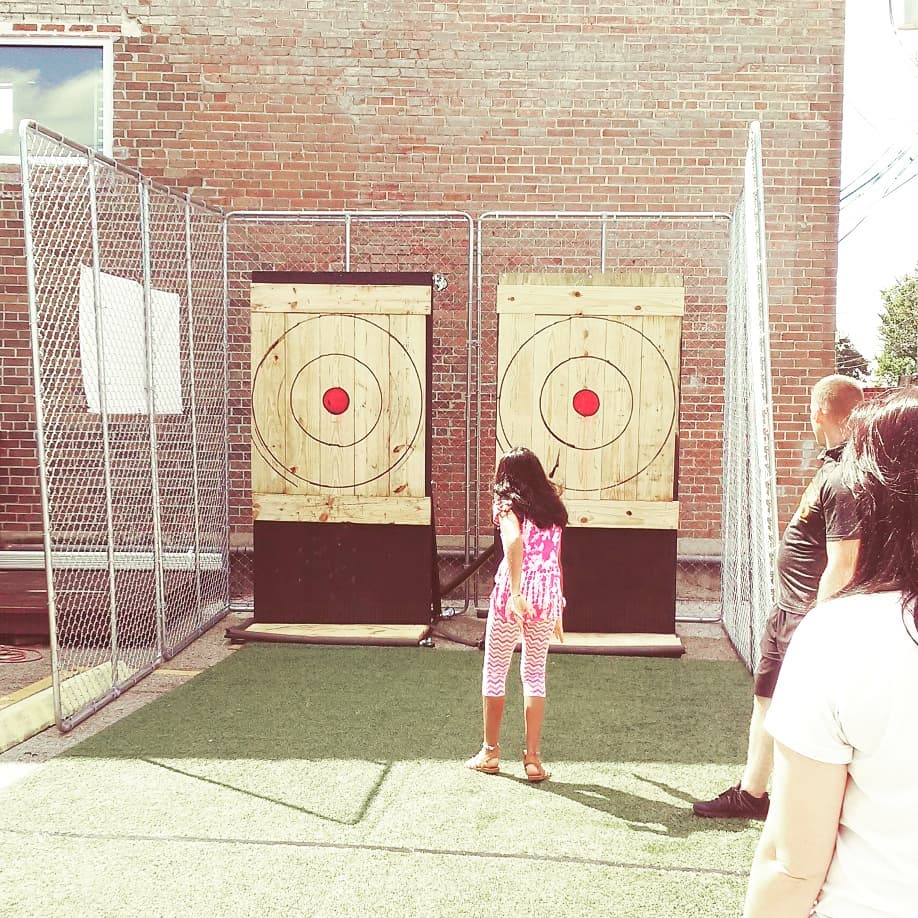 Mobile axe throwing services