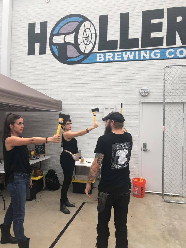 Mobile axe throwing services