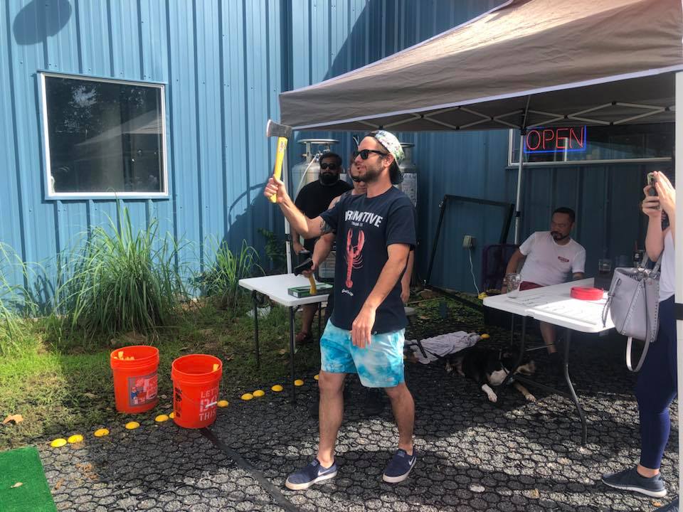 Mobile axe throwing services