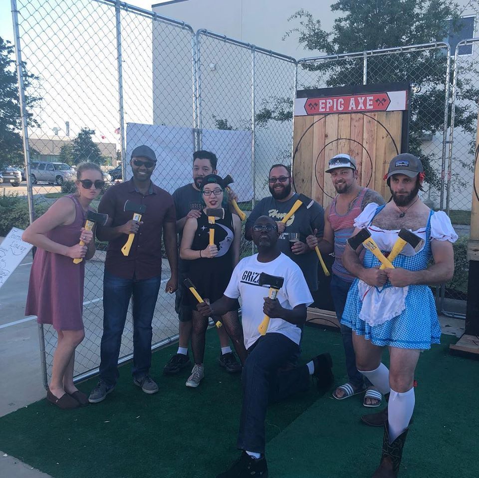 Mobile axe throwing services