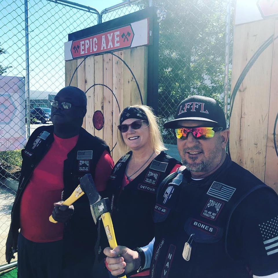 Mobile axe throwing services