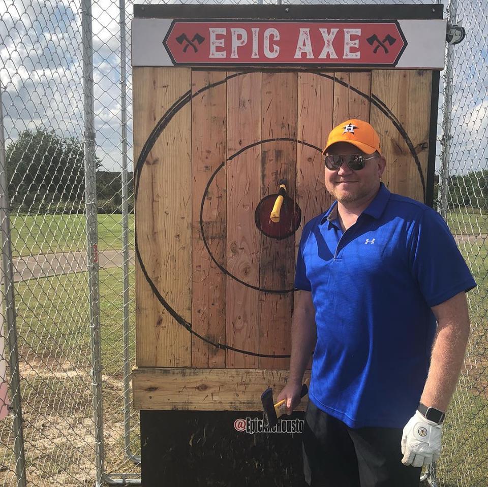 Mobile axe throwing services