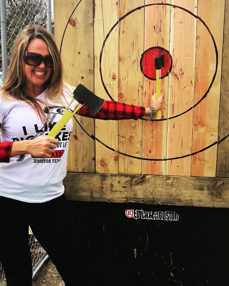 Mobile axe throwing services