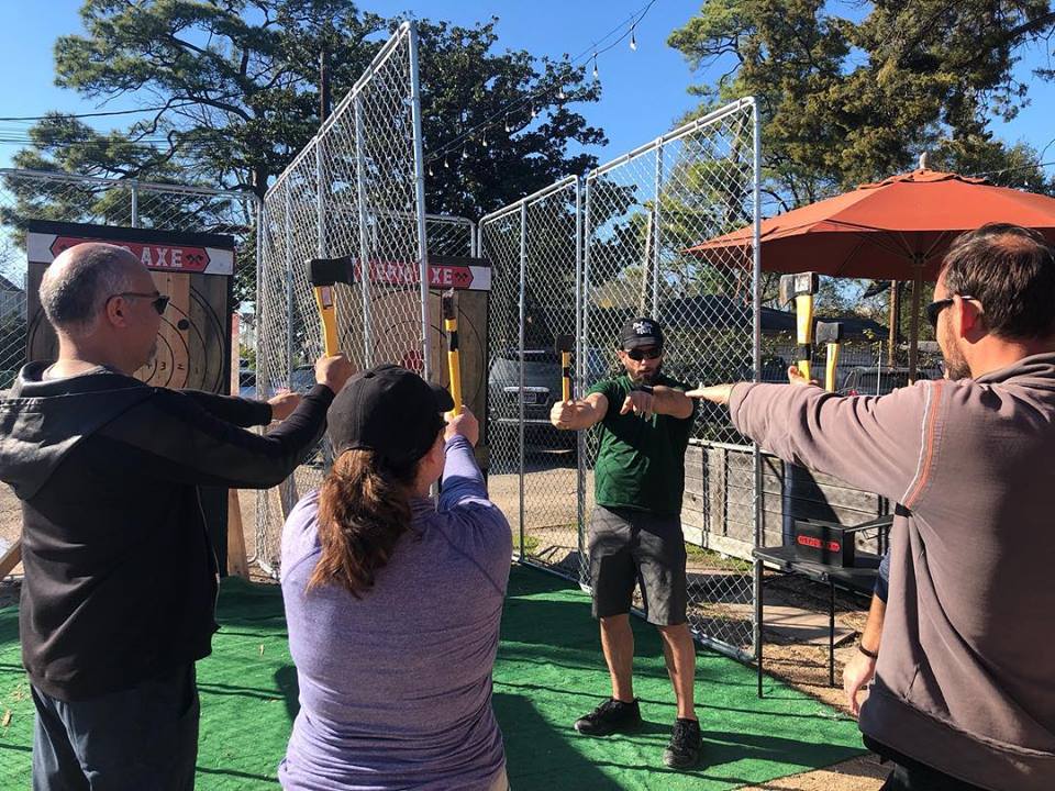 Mobile axe throwing services