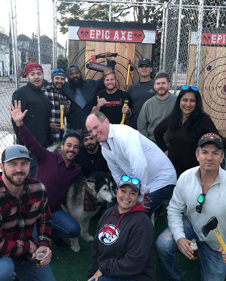 Mobile axe throwing services