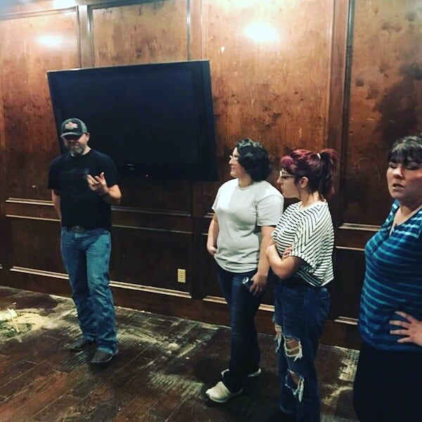 Mobile axe throwing services