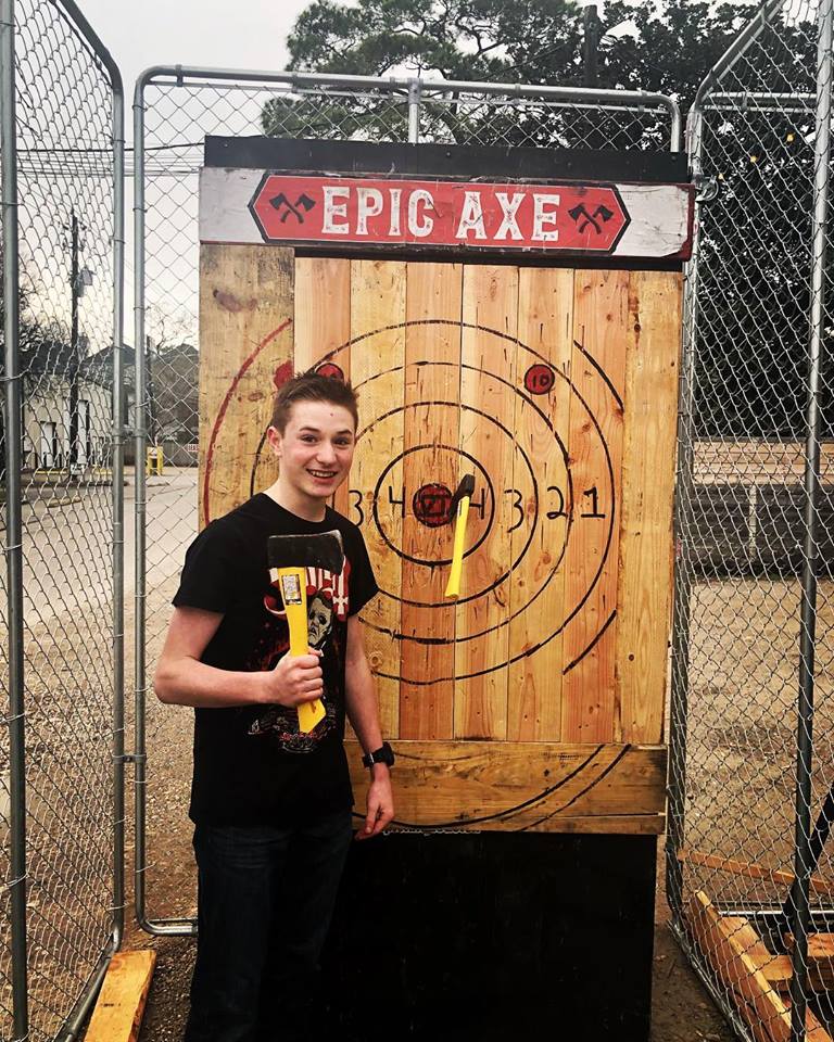 Mobile axe throwing services