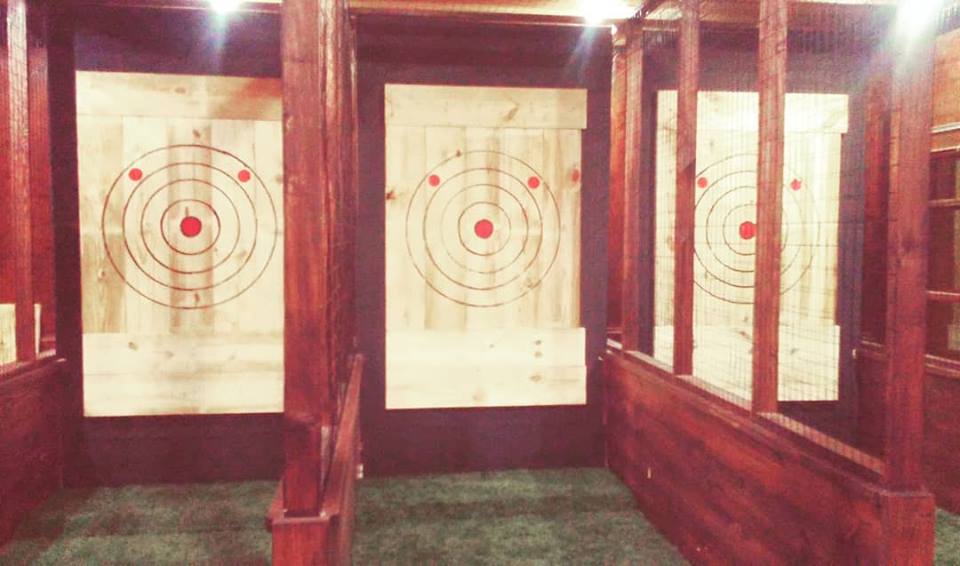 Mobile axe throwing services