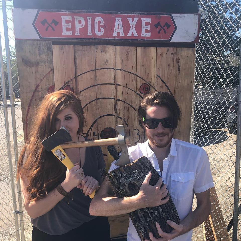 Mobile axe throwing services