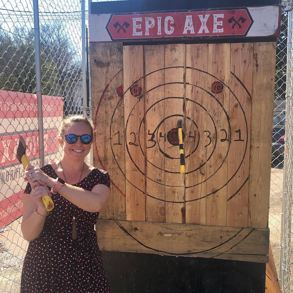 Mobile axe throwing services
