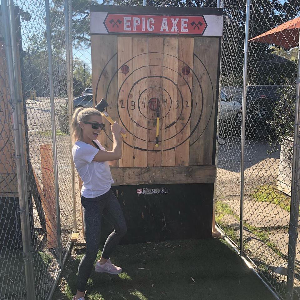 Mobile axe throwing services