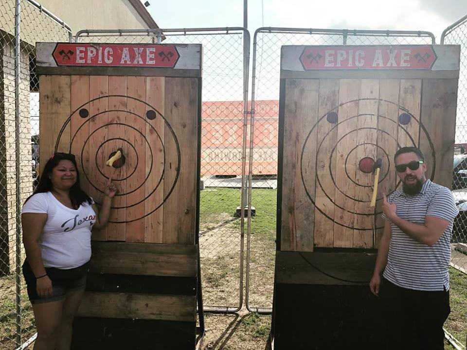 Mobile axe throwing services