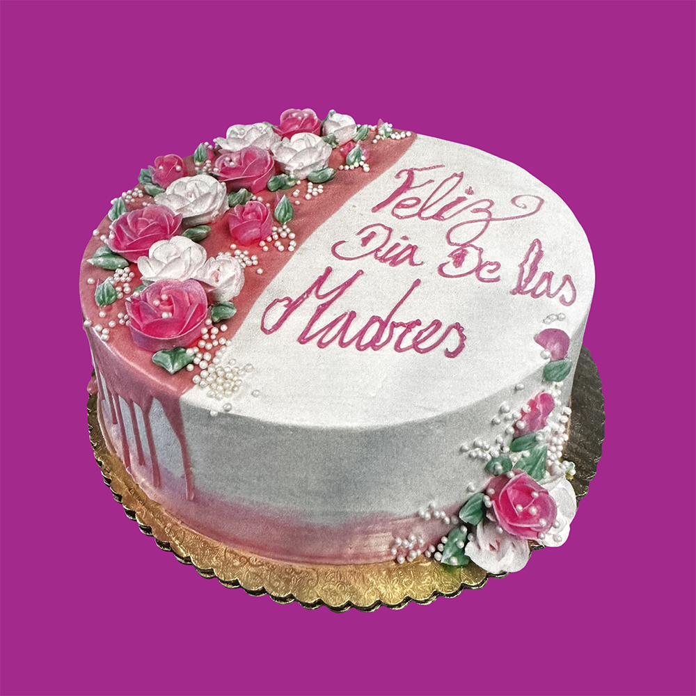 Cake decorated with pink and white flowers, 