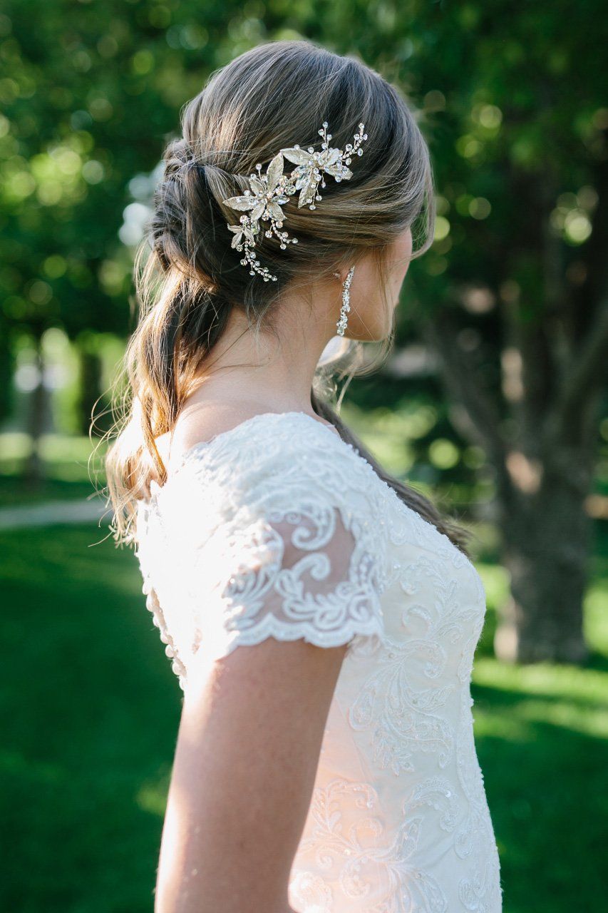 bride wearing beautiful head accessories