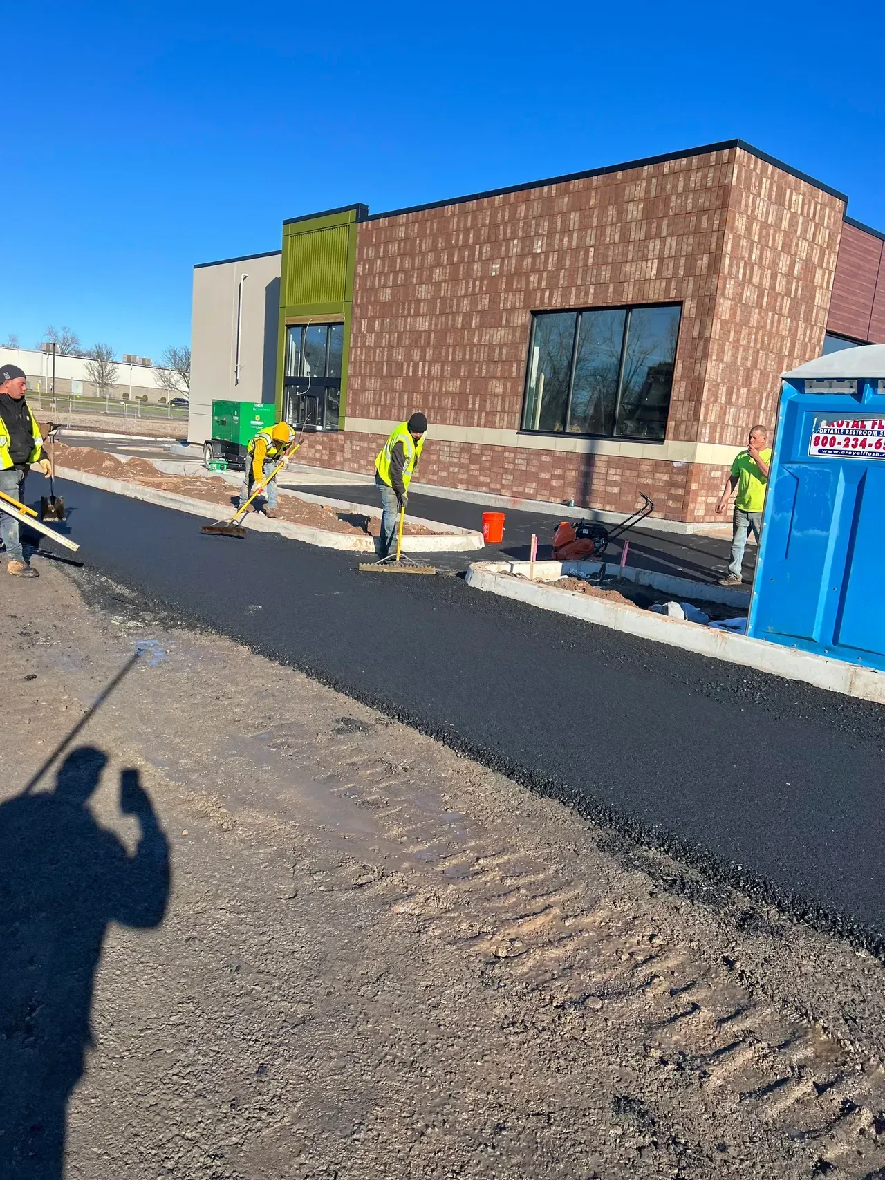 Asphalt paving