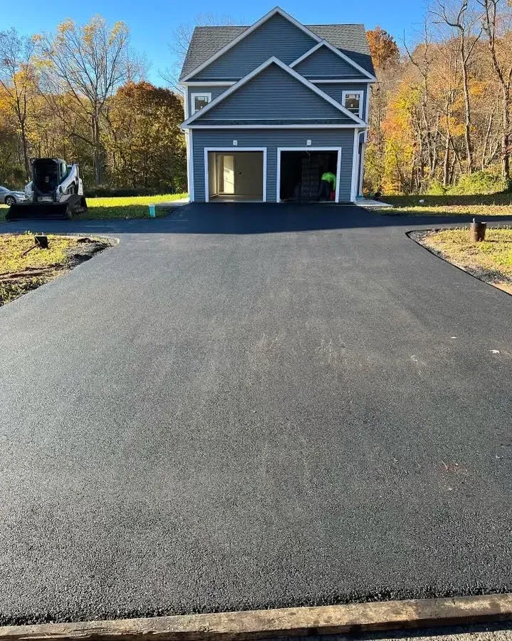 Asphalt paving