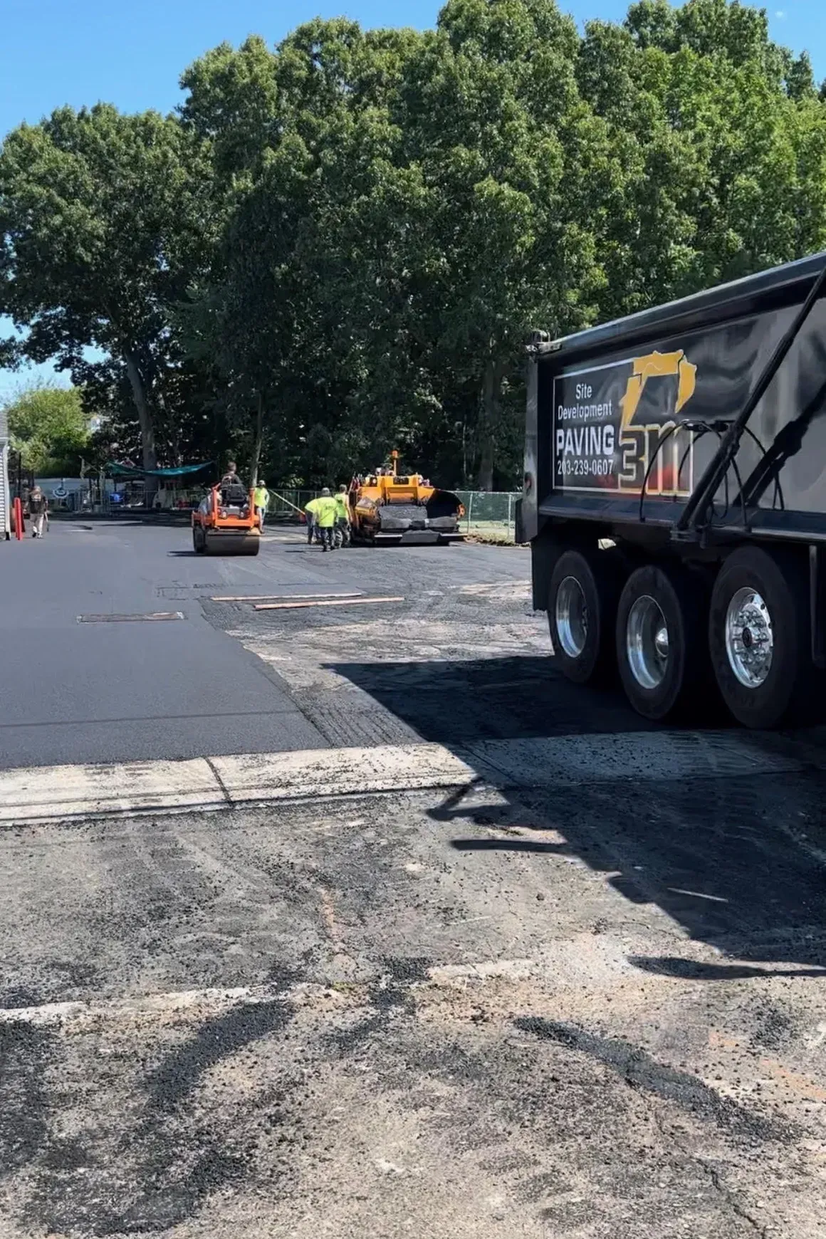 Asphalt paving