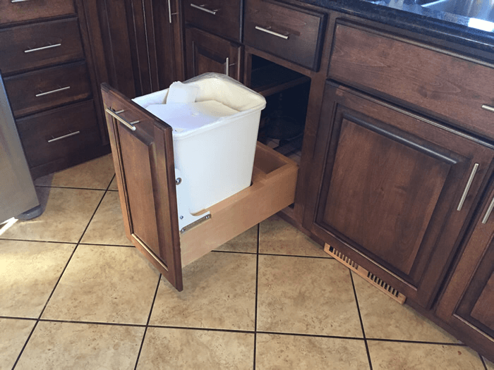 Single Garbage Pullout