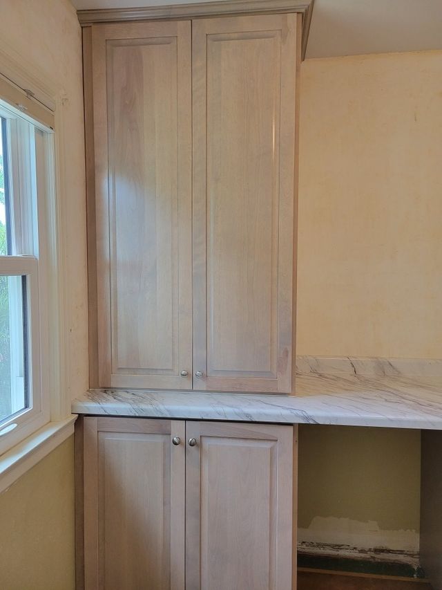 Kitchen cabinets drawers