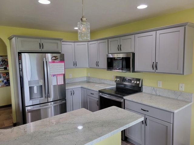 Kitchen cabinets drawers