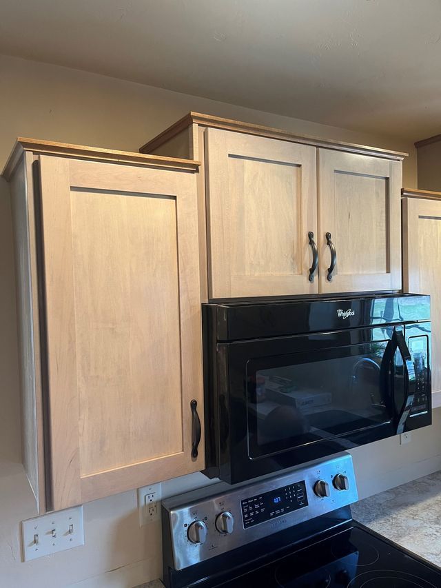 Kitchen cabinets drawers