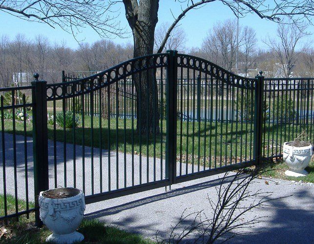 Aluminum Fence Installation photo gallery