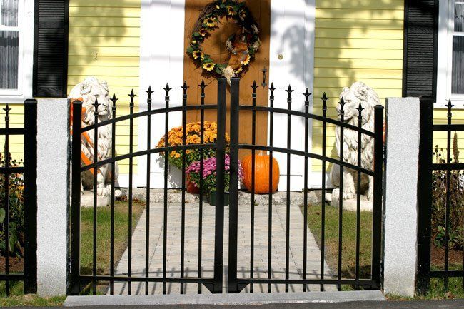 Aluminum Fence Installation photo gallery