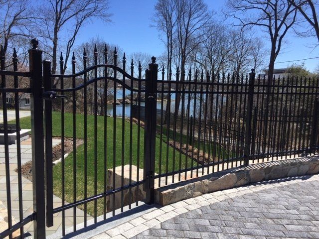 Aluminum Fence Installation photo gallery