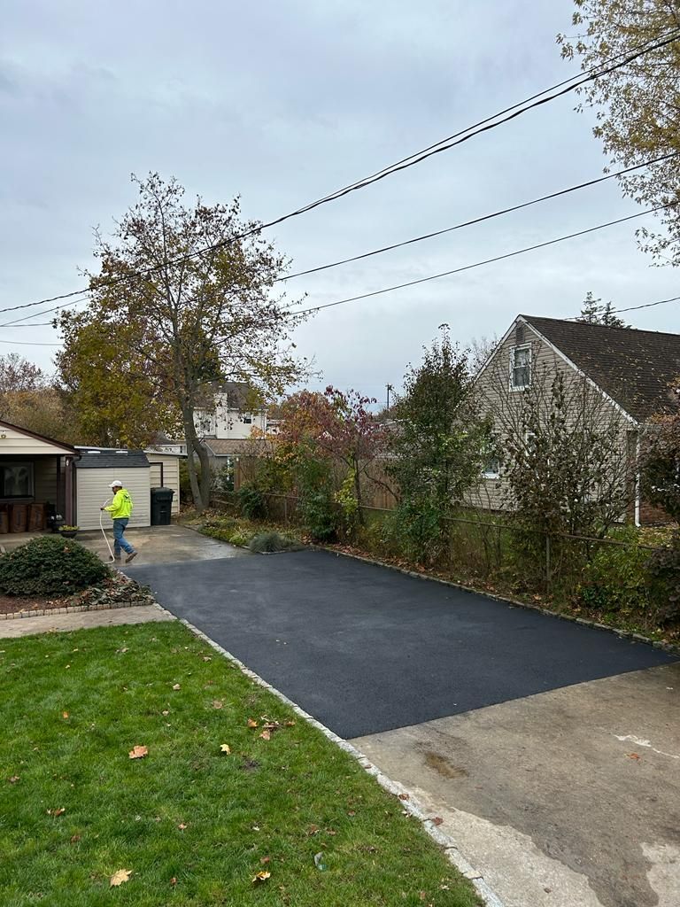 Finished asphalt driveway