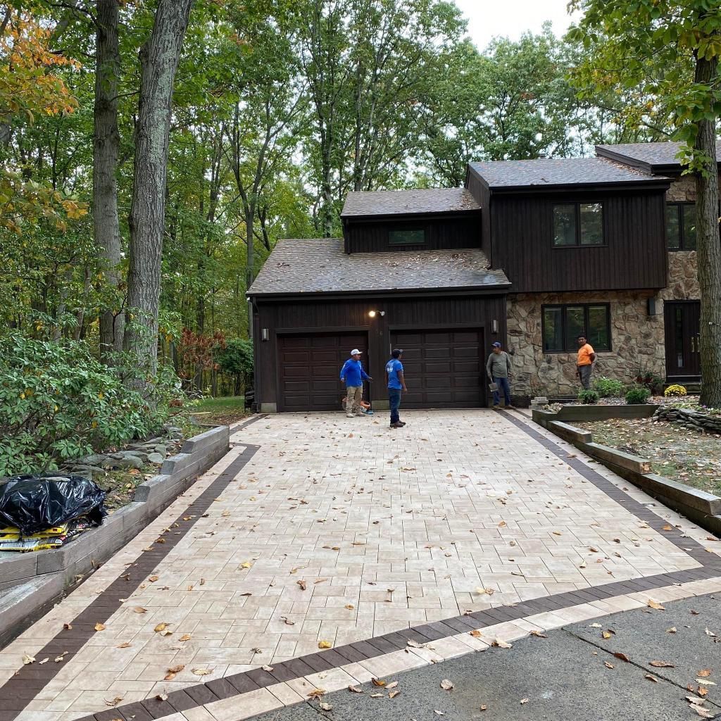 Light colored paver driveway