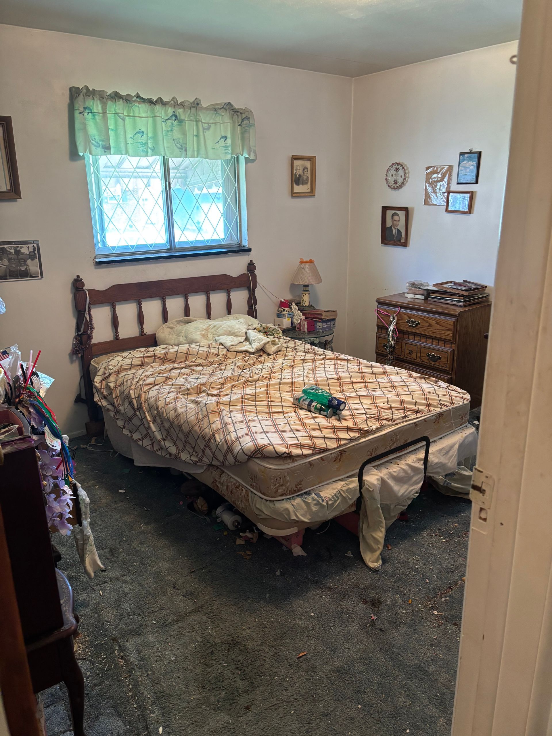 Small bedroom-after