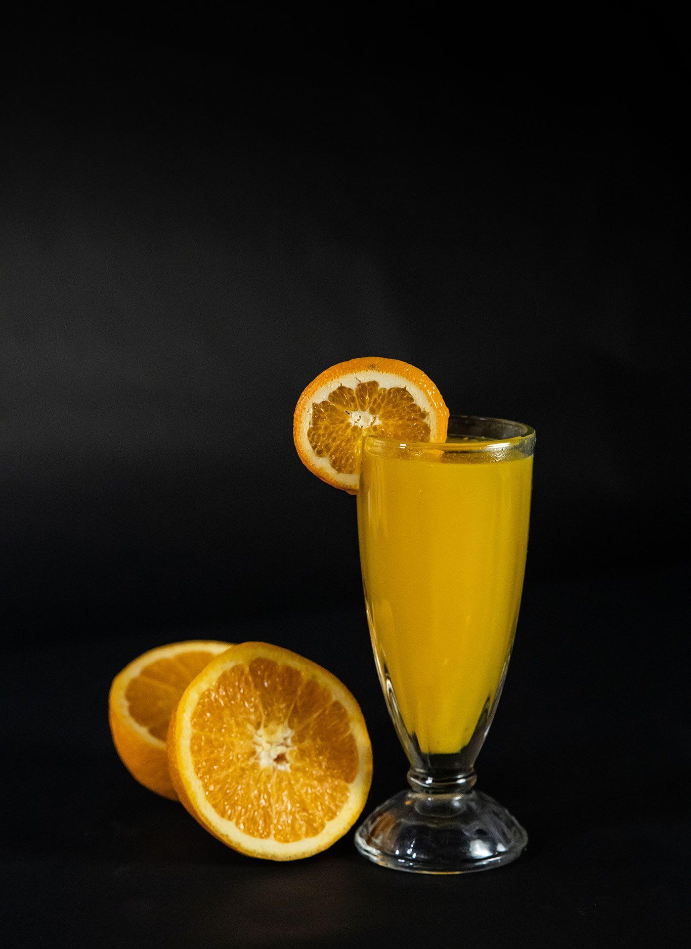 jugo de naranja negro