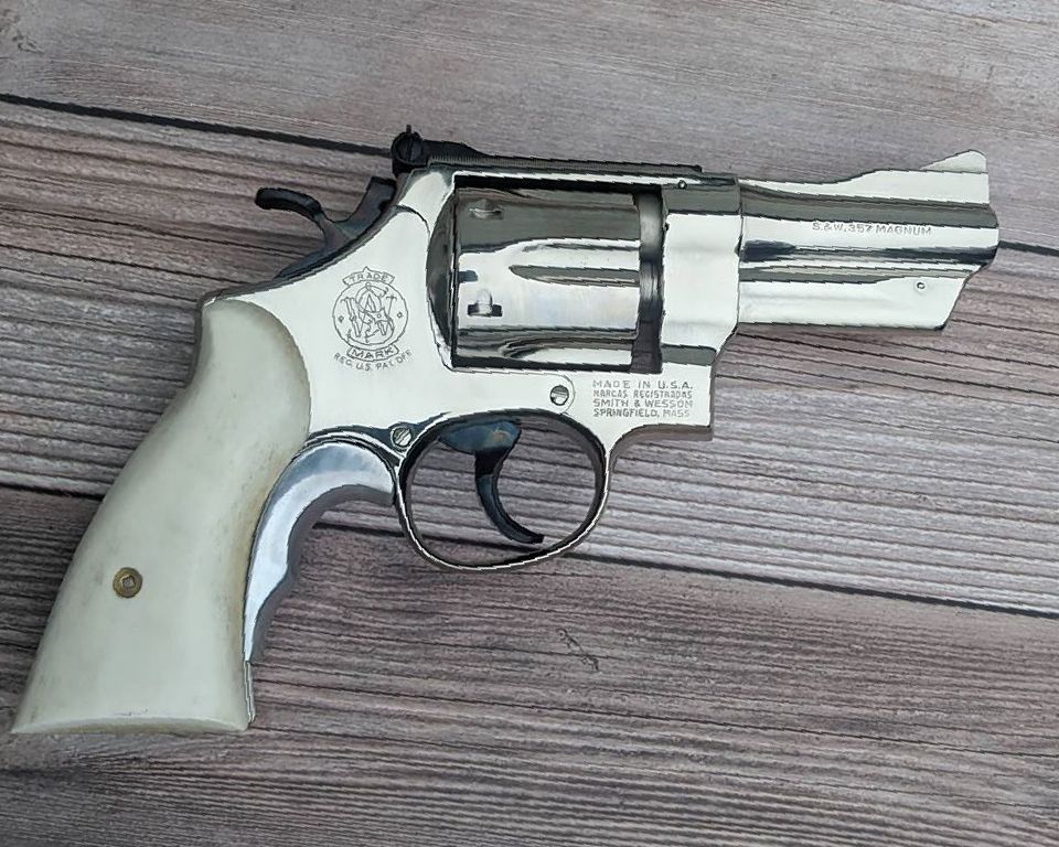 Bright Nickel with Case Color Smith & Wesson