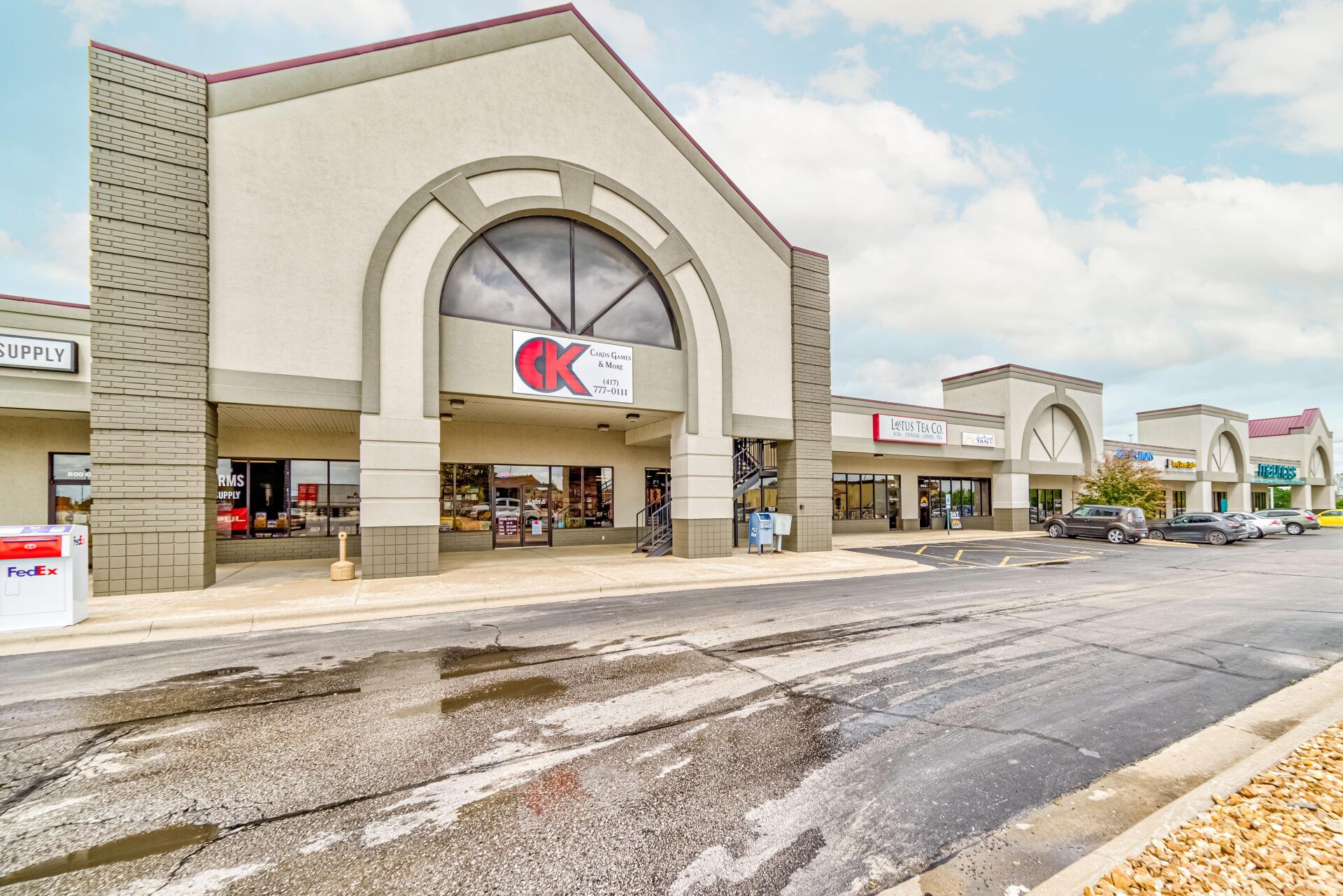 The Plaza Shopping Center Rentals Springfield Property LLC