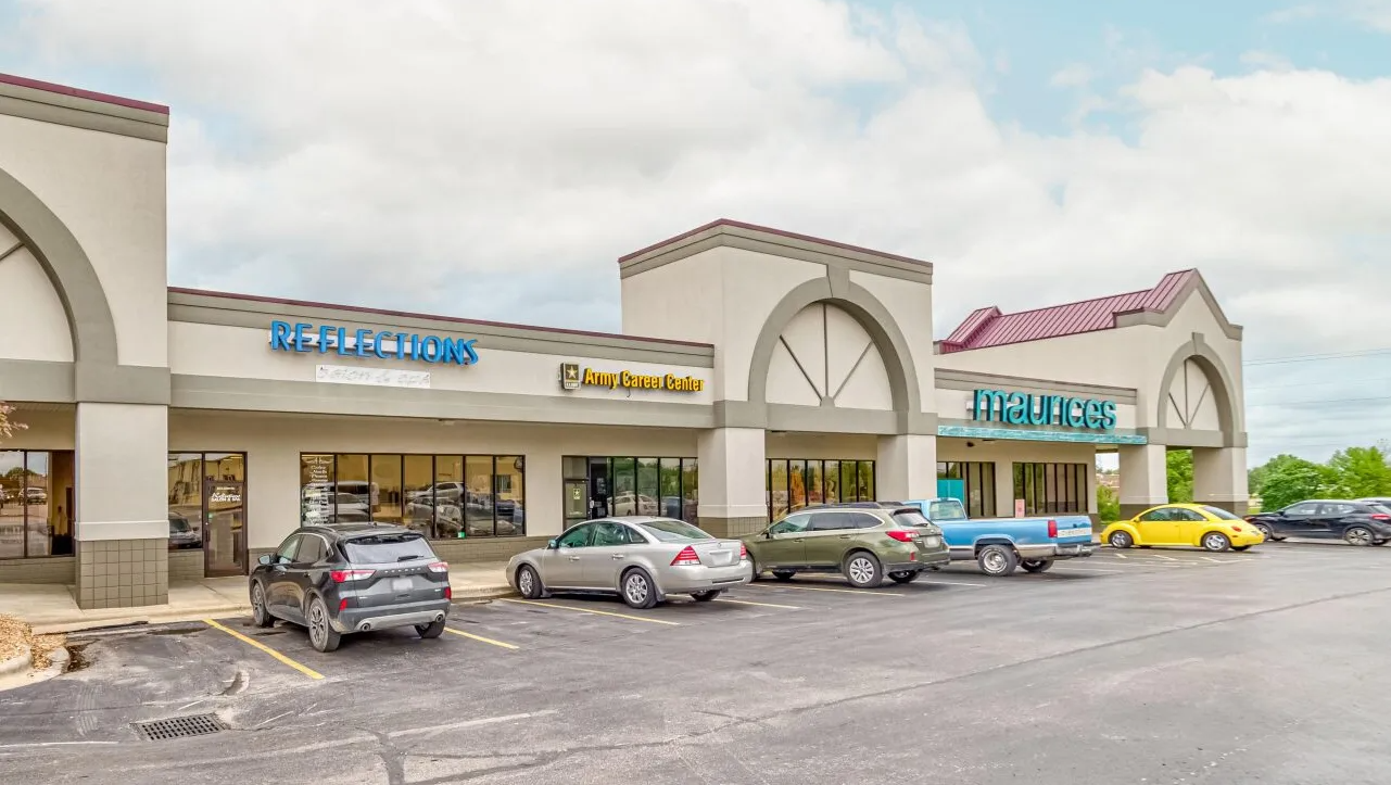 Bolivar Center  Parking Lot Springfield Property