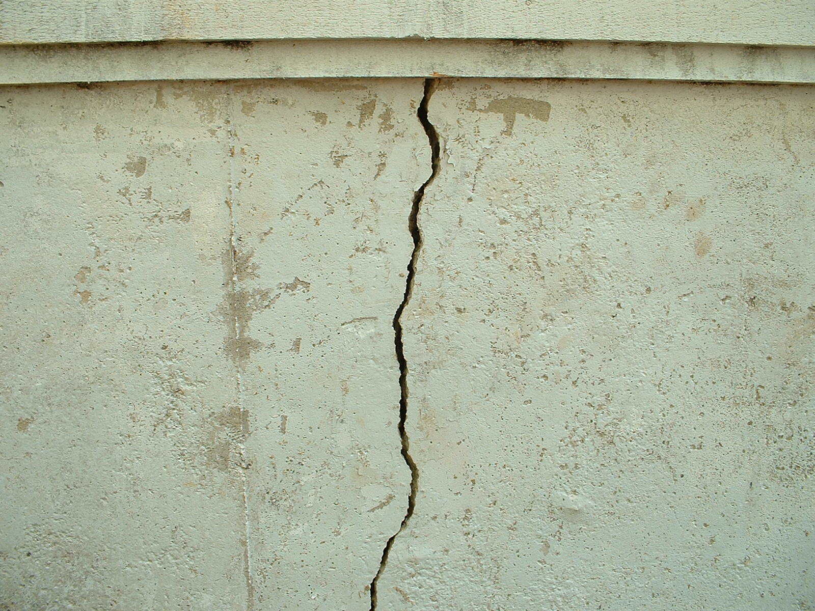 Concrete Foundation Wall Crack Repair